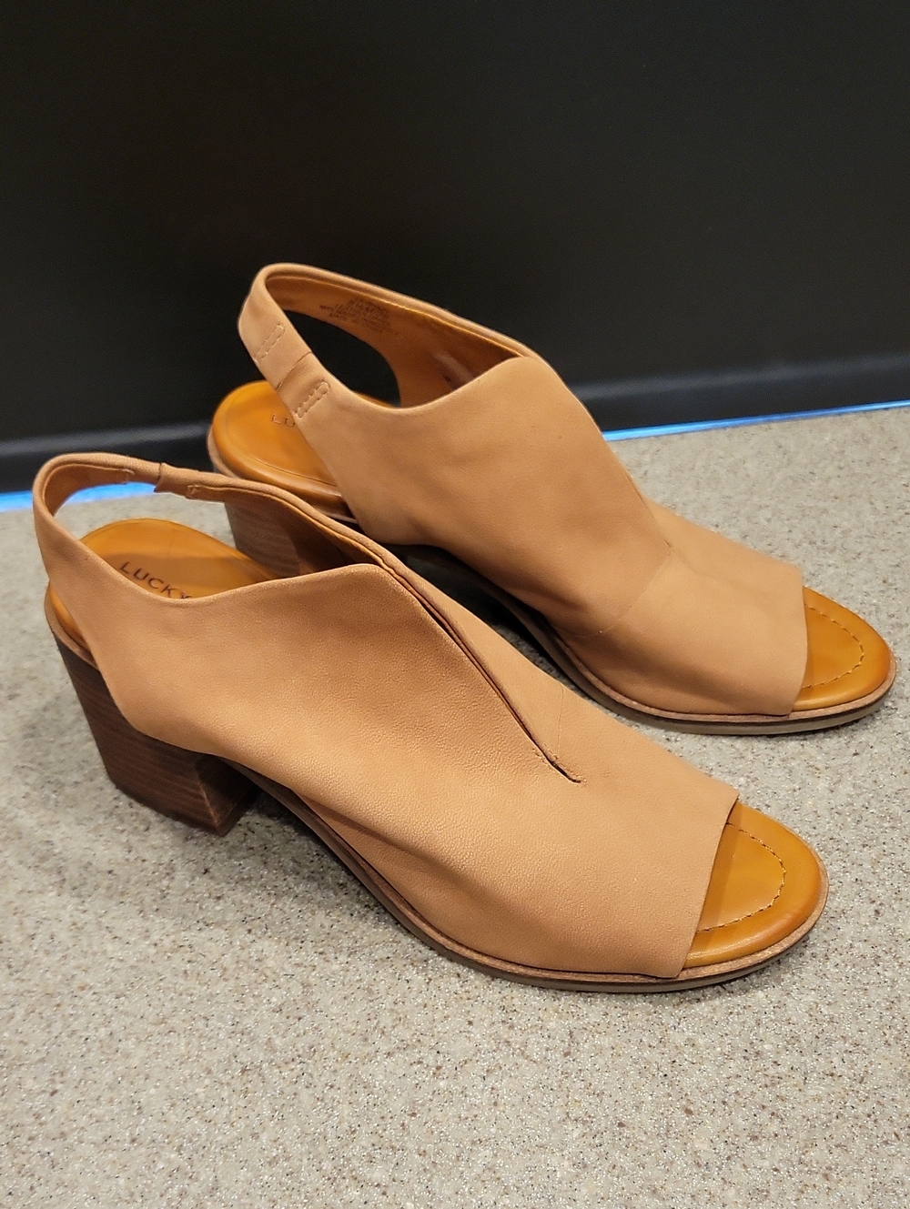 Lucky Brand Rhazy Slingback Sandals Tan Leather Upper Peep Toe Size 8 1/2